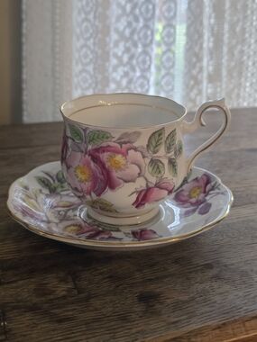Vintage Royal Albert Pink Floral Tea Cup & Saucer with Gold Trim